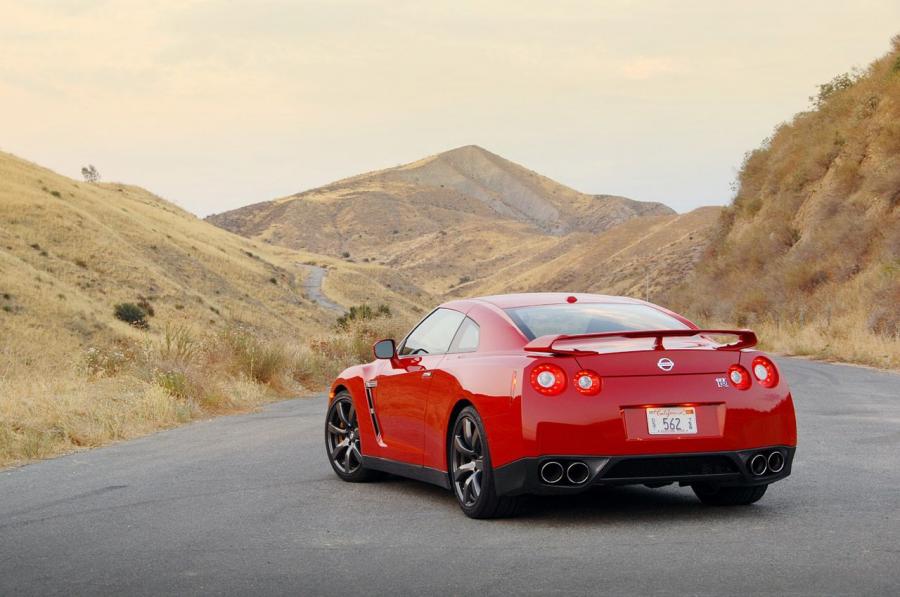  Nissan GT-R 2007 года  (фото 241 из 480)